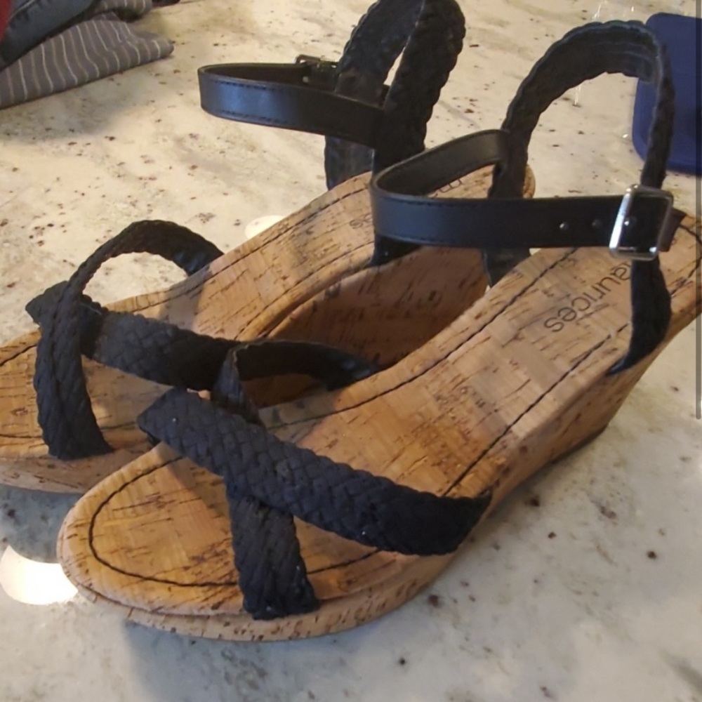 Like New Black Maurice’s Wedges